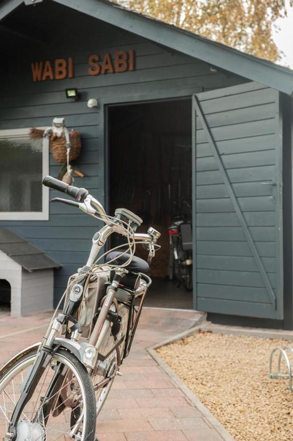 Prachtige Chalet Wabi Sabi Aan Het Water! Geel Bagian luar foto
