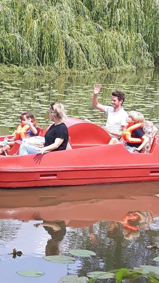 Prachtige Chalet Wabi Sabi Aan Het Water! Geel Bagian luar foto