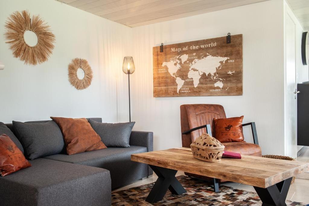 Prachtige Chalet Wabi Sabi Aan Het Water! Geel Bagian luar foto